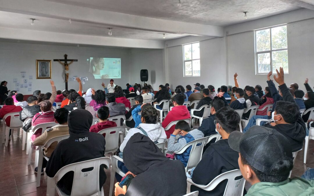 18 Dic 2022. Plática para quinceañeras, familia y amigos